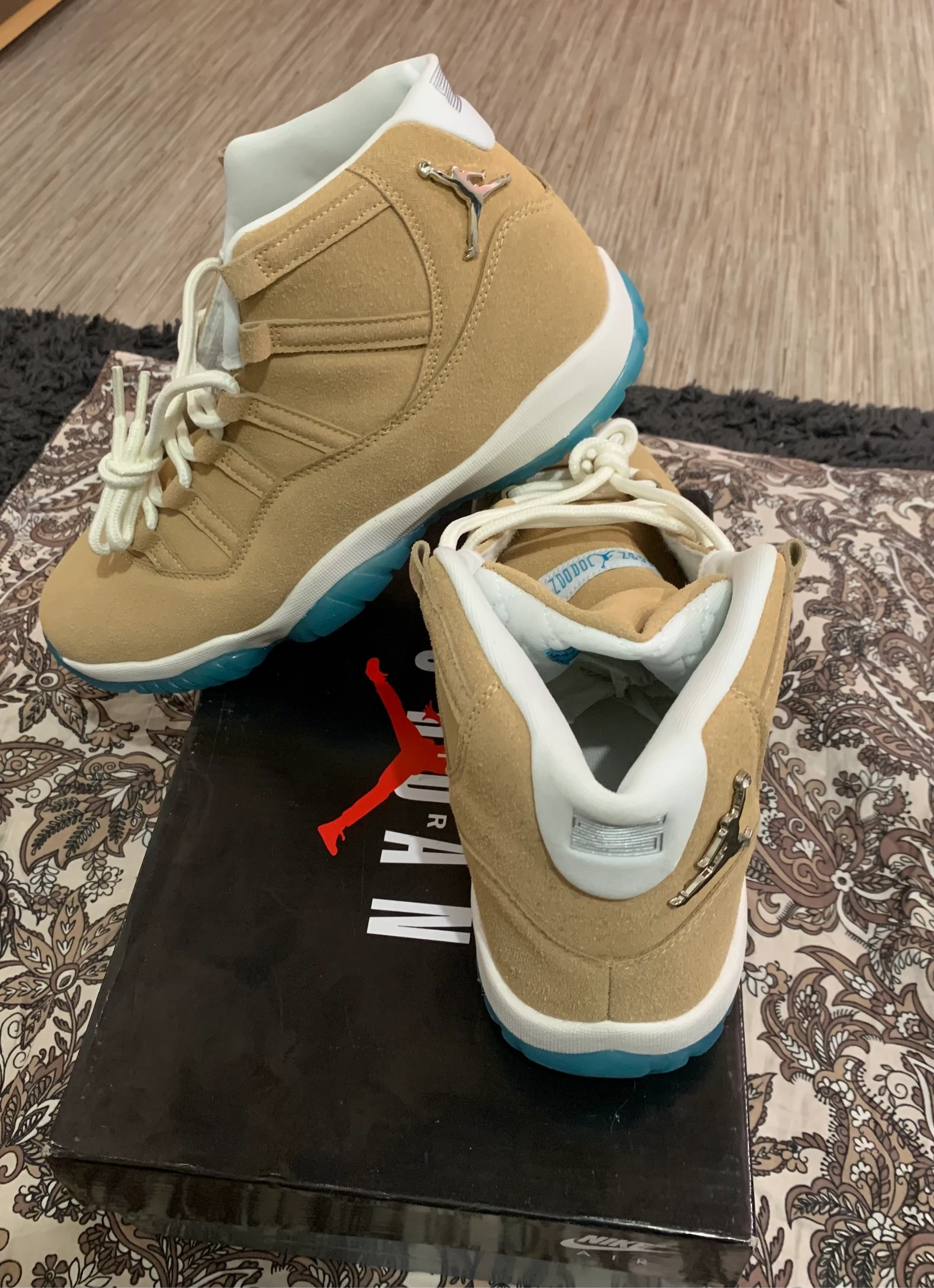 Air Jordan 11 Retro Camuro Trigo / Bronze - Estado Novo – photo 3